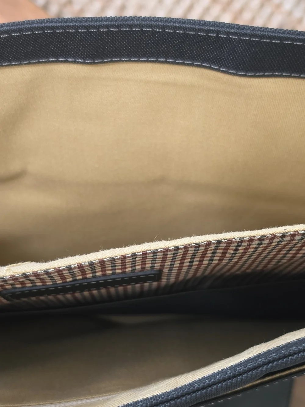 Boconi Bryant LTE Laptop Messenger Bag - Black/Houndstooth Lining Mint Condition
